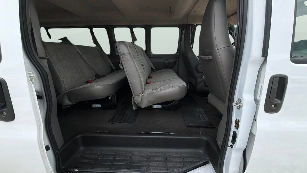 Used 2025 Chevrolet Express 3500 LT w/ LT Preferred Equipment Group RWD image 28