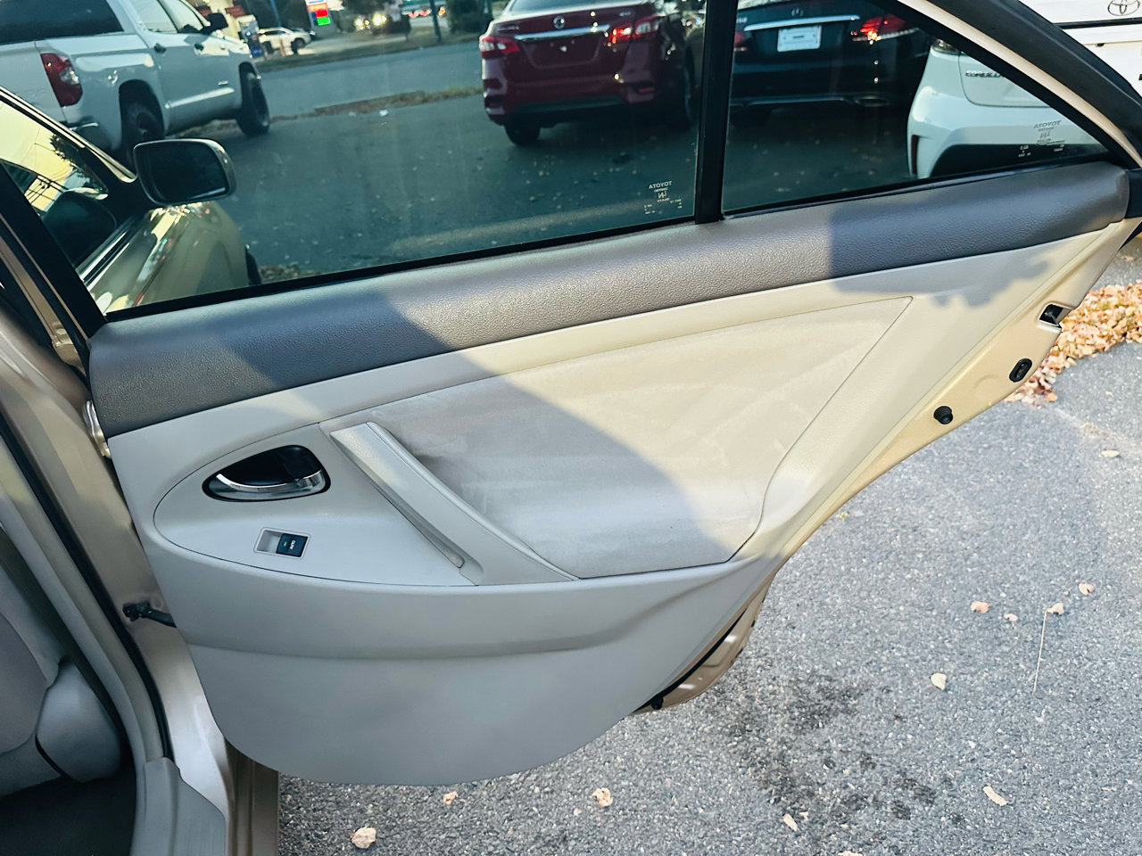 Used 2011 Toyota Camry LE w/ LE Extra-Value Pkg FWD image 19