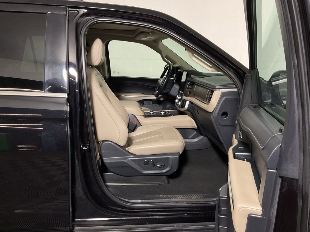 Used 2024 Ford Expedition Limited image 37