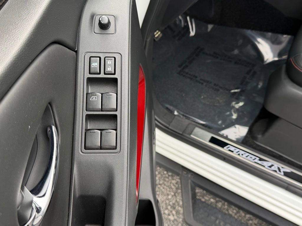 Used 2023 Nissan Frontier PRO-4X w/ Pro-4X Premium Package image 14