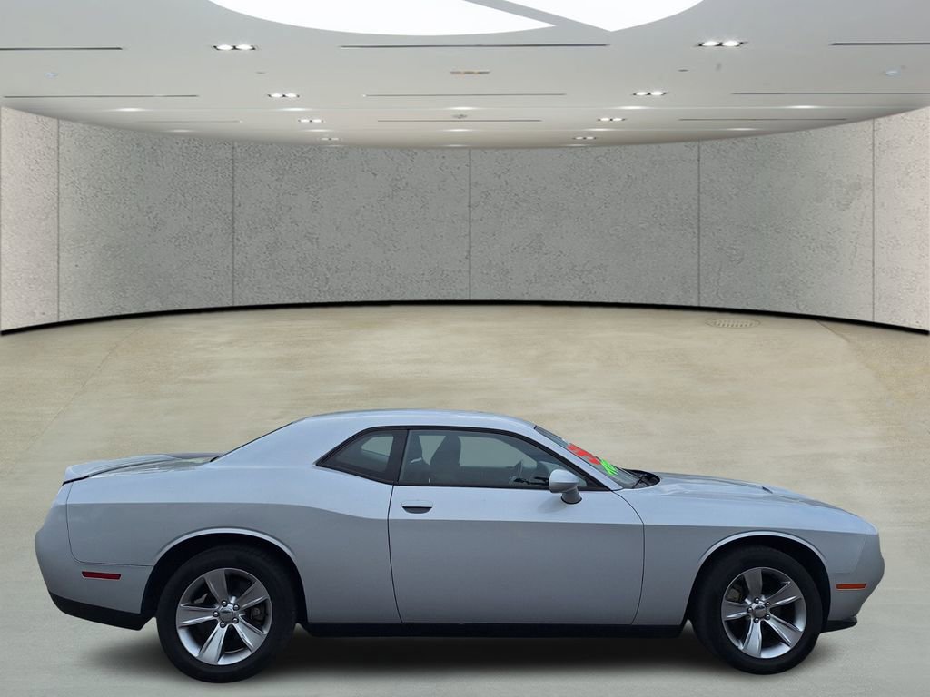Used 2021 Dodge Challenger SXT w/ Driver Convenience Group image 6