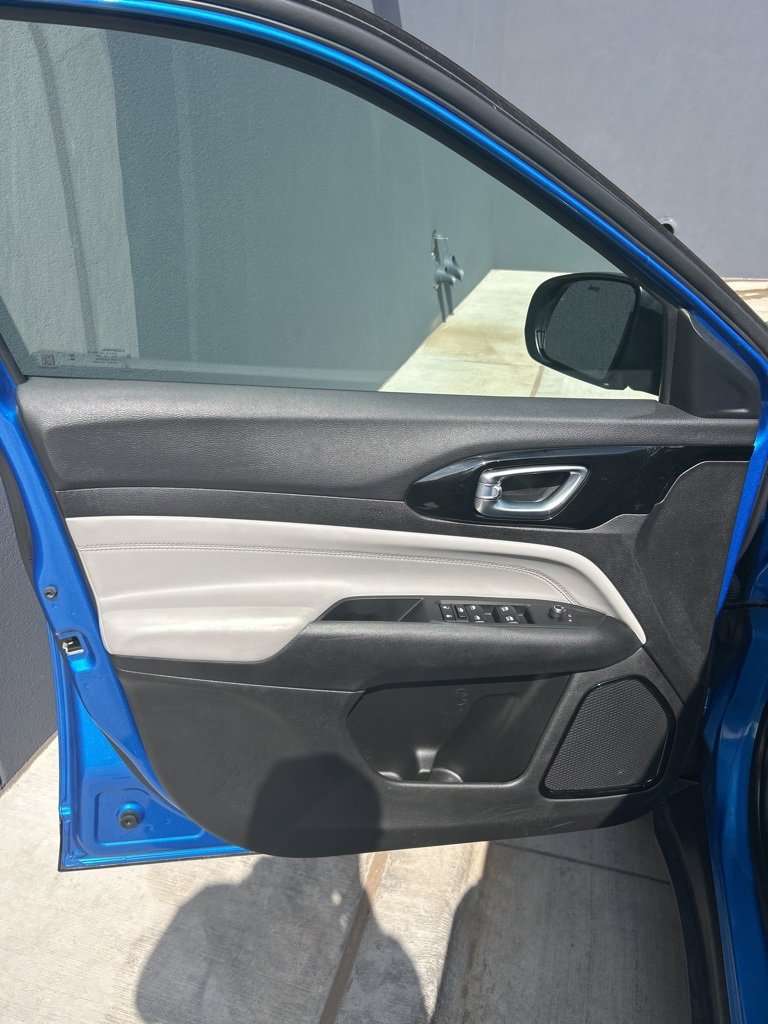 Used 2024 Jeep Compass Limited image 6