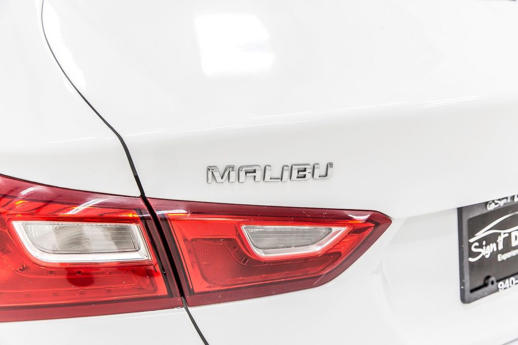 Used 2016 Chevrolet Malibu LT image 4