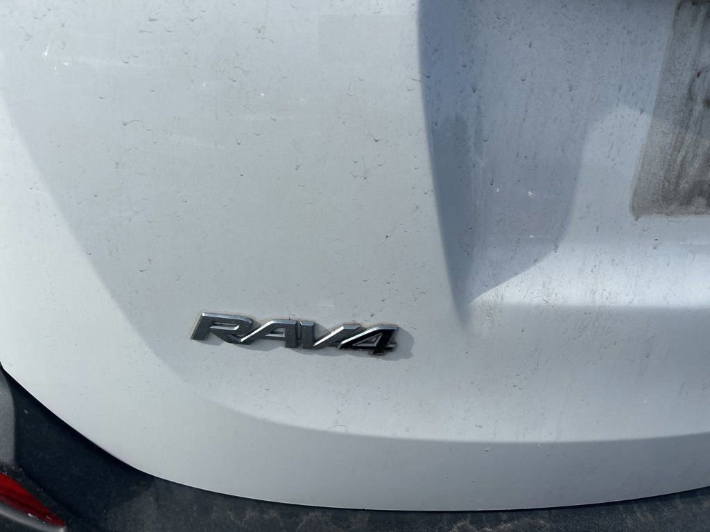 Used 2014 Toyota RAV4 XLE image 15