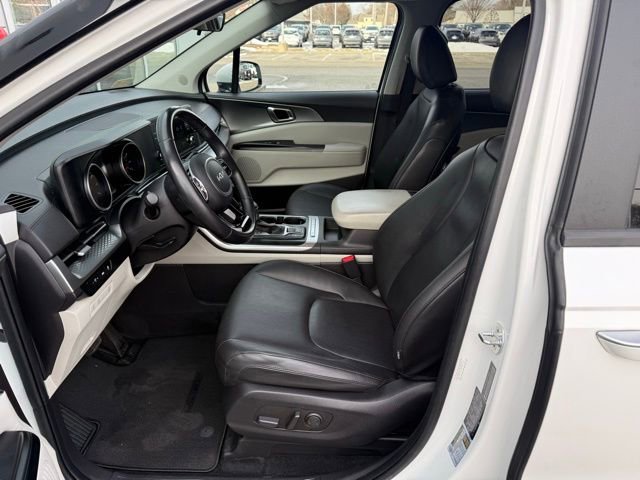 Used 2022 Kia Carnival LX image 18