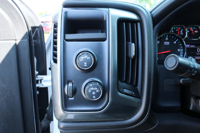 Used 2018 Chevrolet Silverado 1500 LTZ AWD/4WD image 16