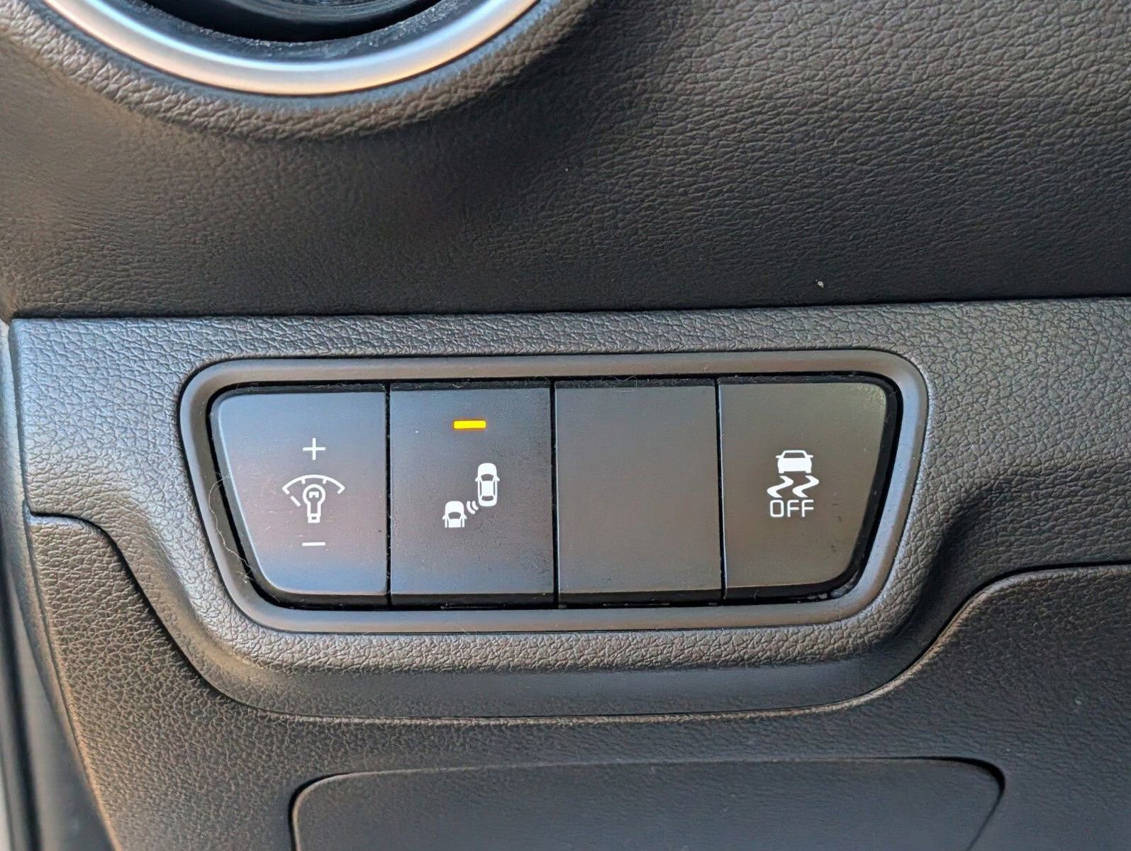 Used 2023 Kia Forte GT image 11