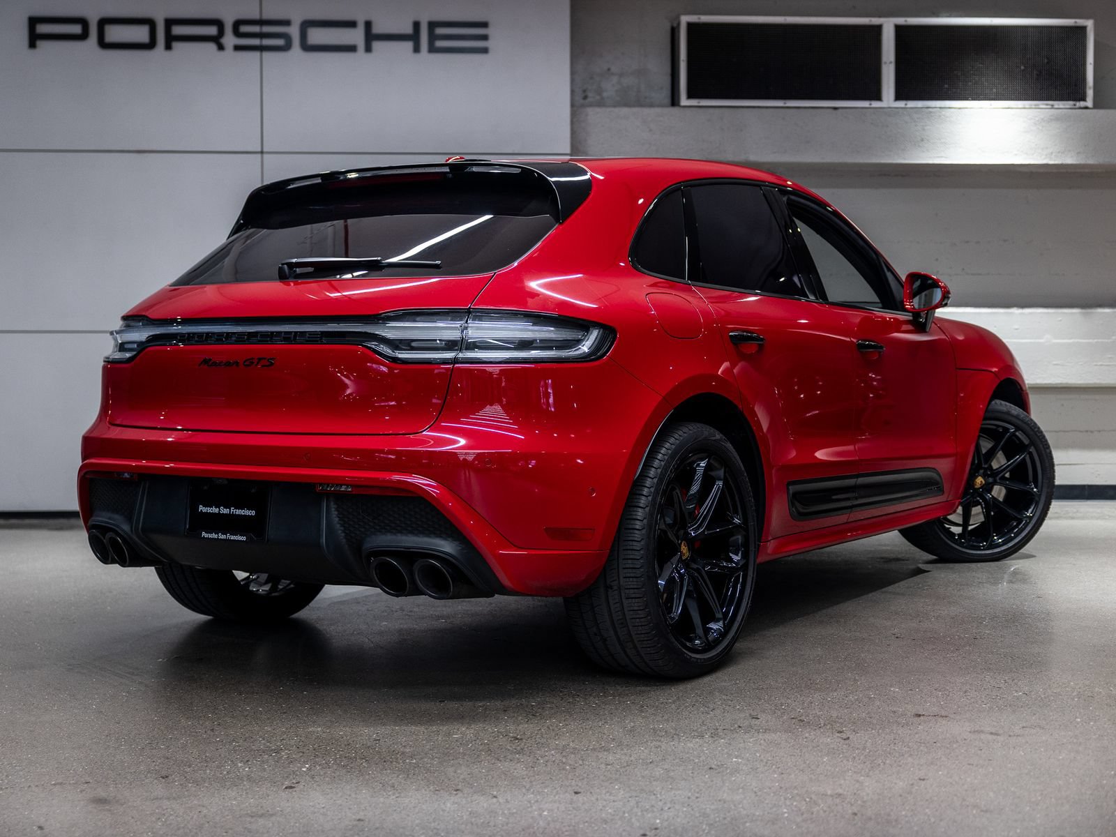 Certified 2024 Porsche Macan GTS AWD/4WD image 8
