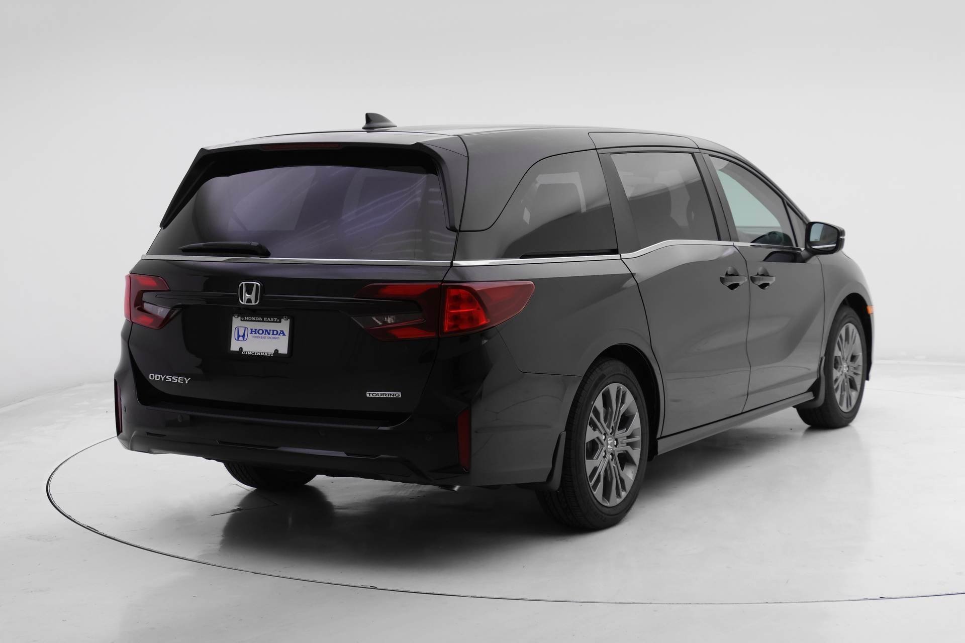 New 2026 Honda Odyssey Touring image 2