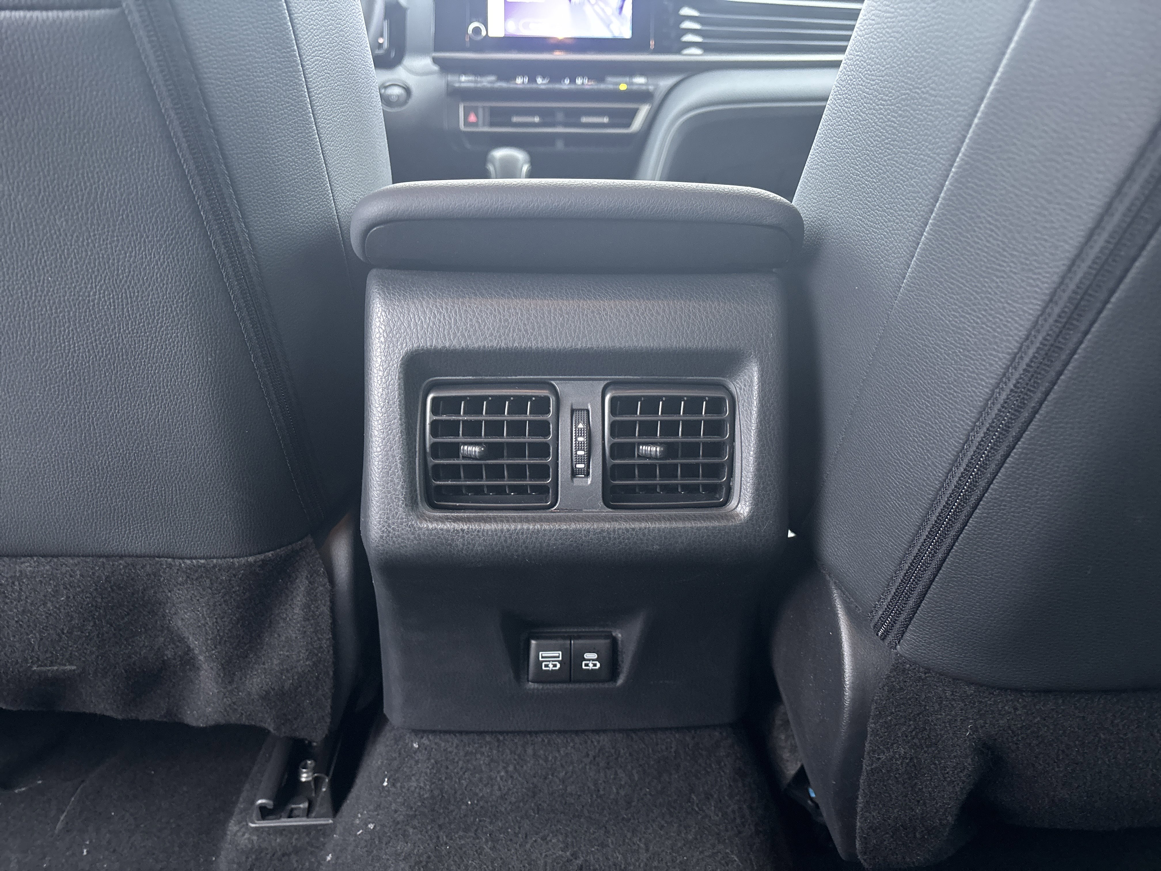 Used 2025 Toyota Camry SE image 32