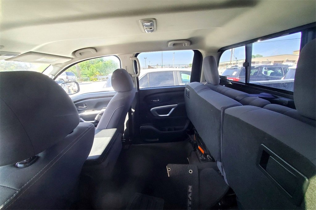 Used 2023 Nissan Titan SV image 10