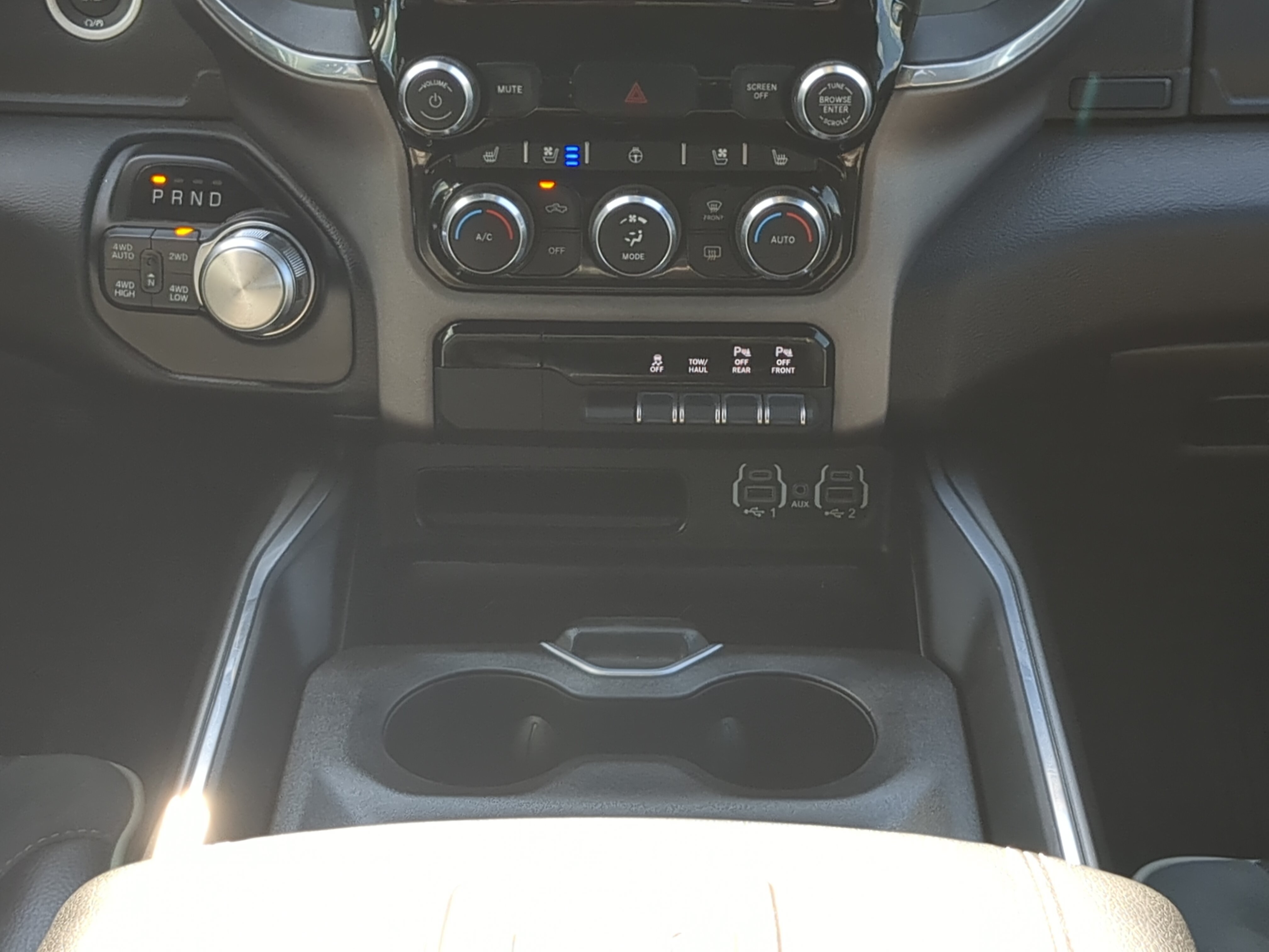 Used 2022 RAM 1500 Laramie AWD/4WD image 17