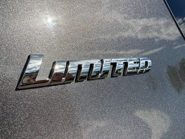 Used 2016 Toyota 4Runner Limited AWD/4WD image 13