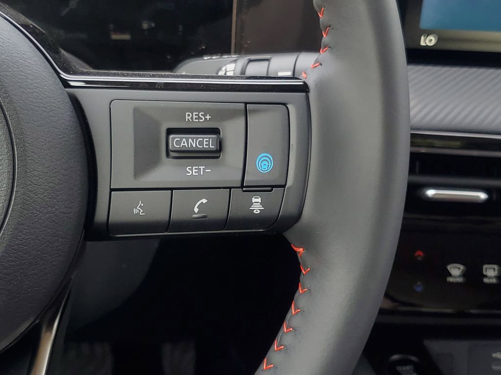 New 2025 Nissan Kicks SR AWD/4WD image 17