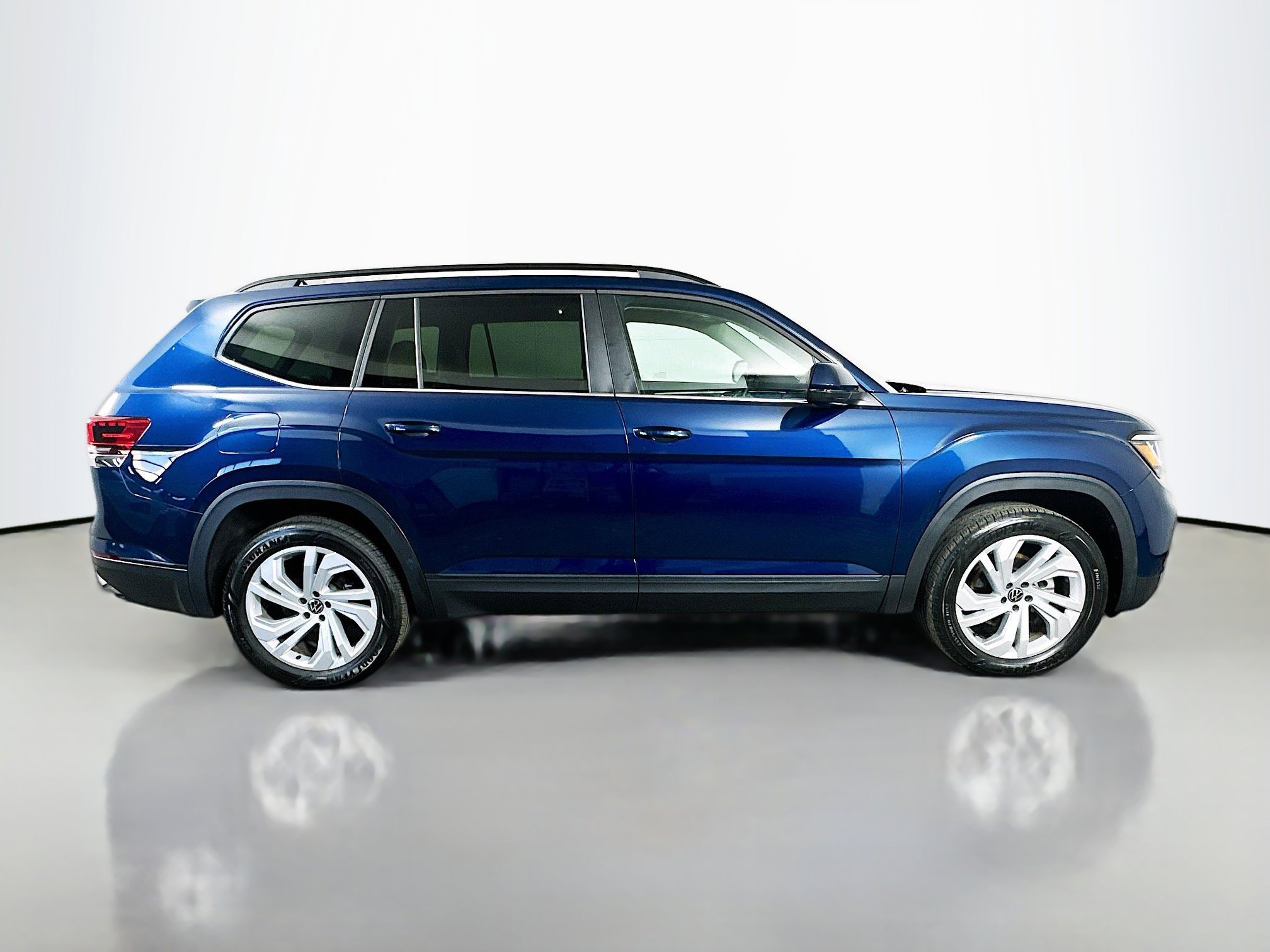 Certified 2022 Volkswagen Atlas SE image 8