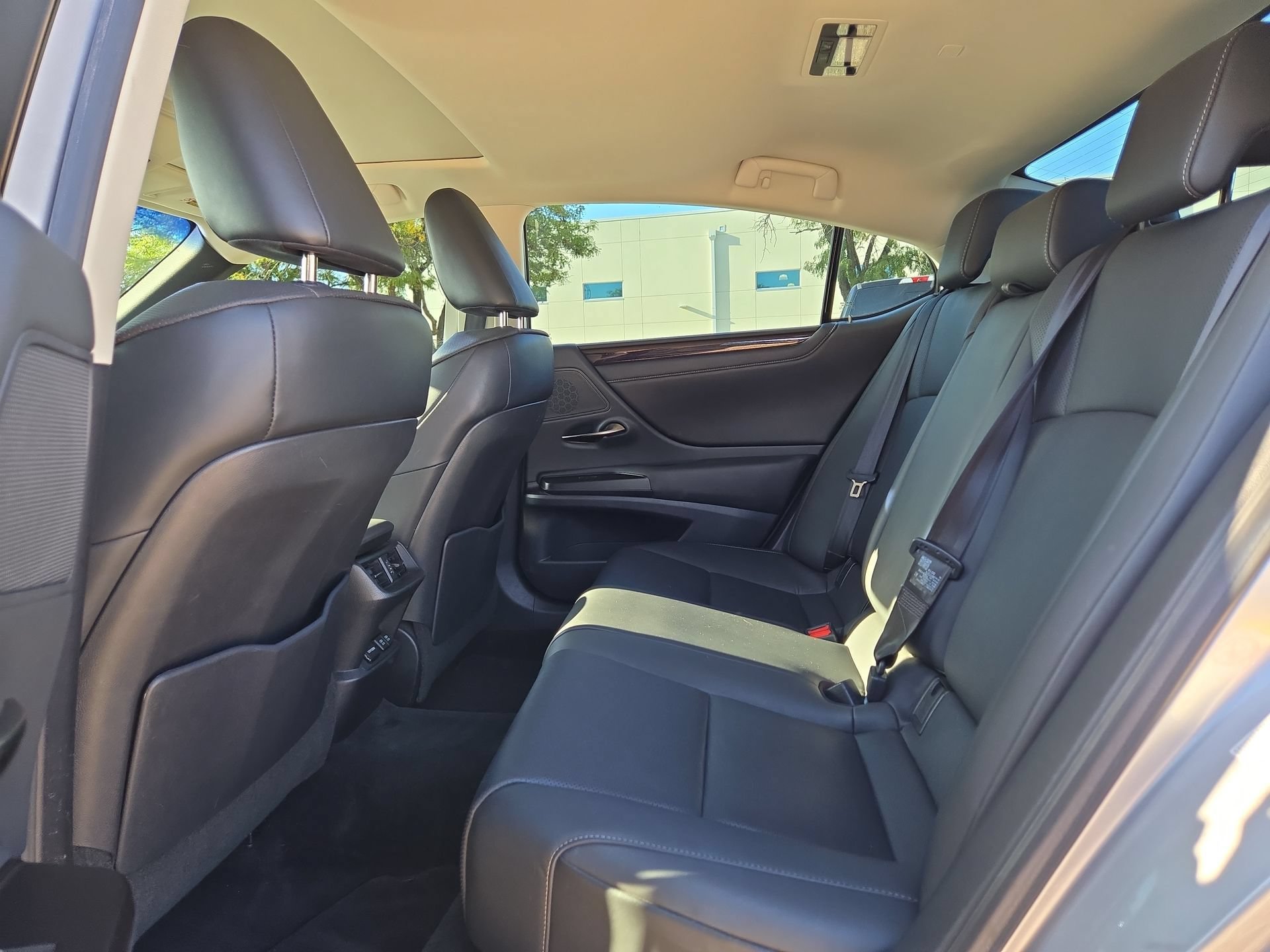 Used 2019 Lexus ES 350 w/ Premium Package FWD image 13