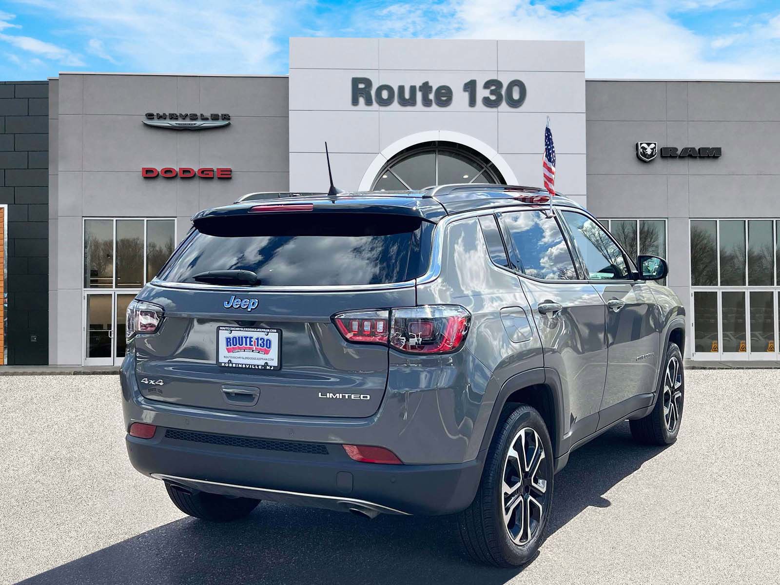 Used 2023 Jeep Compass Limited image 4