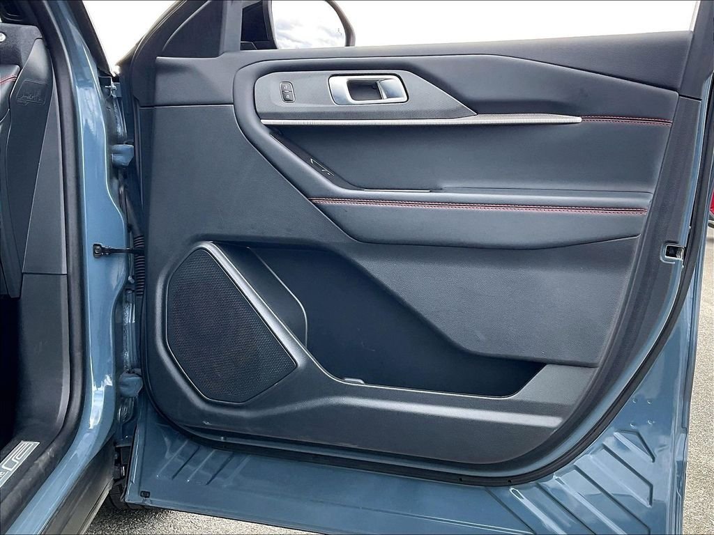 Used 2025 Ford Explorer ST-Line AWD/4WD image 11