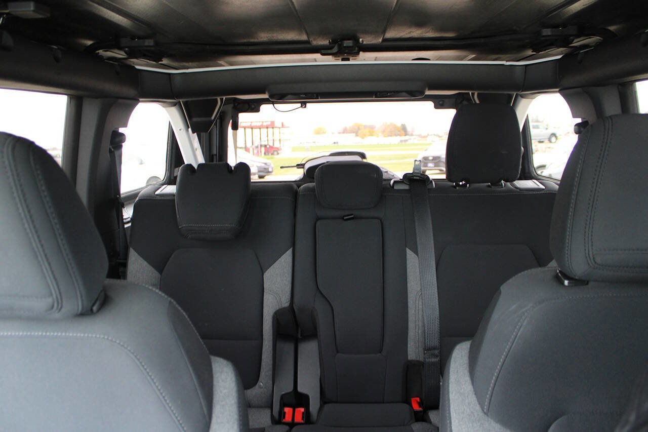 Used 2025 Ford Bronco Big Bend image 16