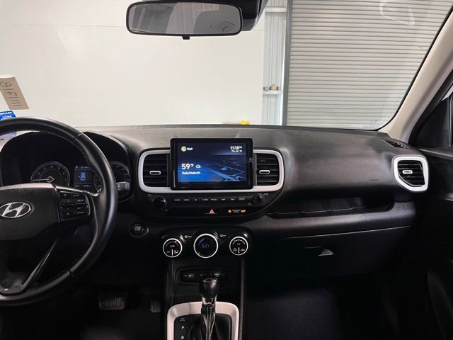 Used 2022 Hyundai Venue Limited FWD image 20