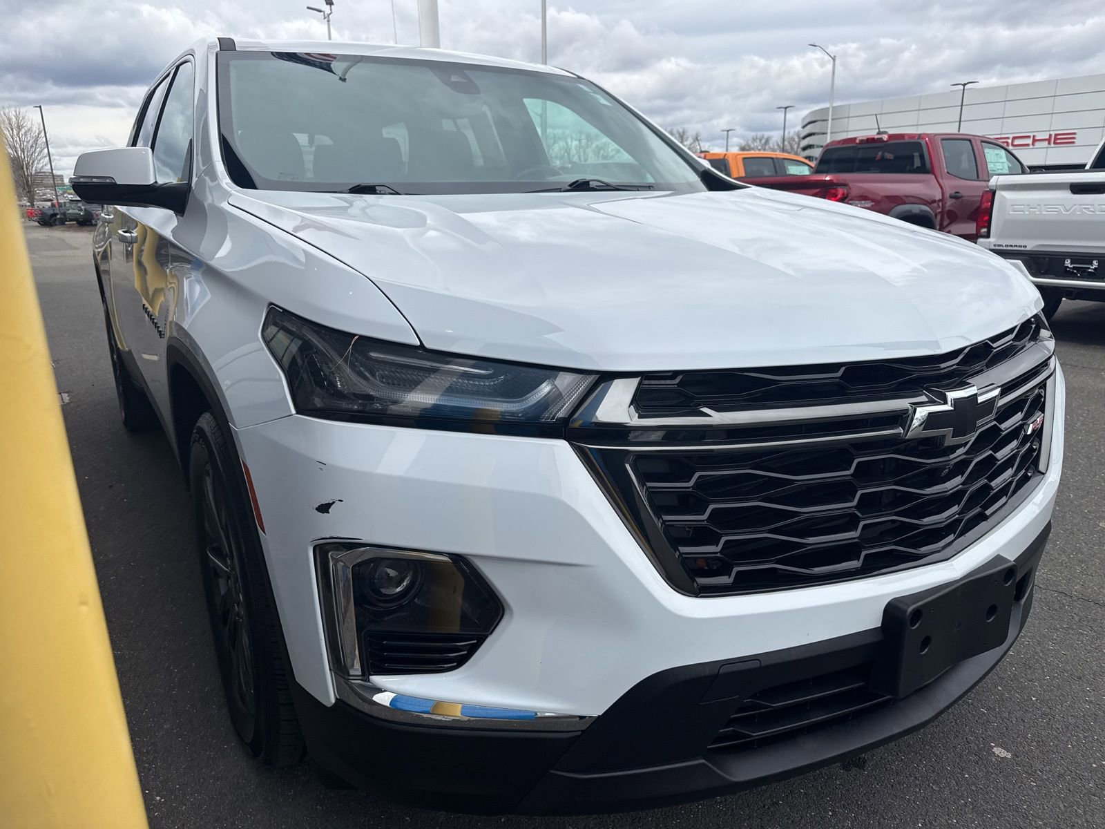 Used 2023 Chevrolet Traverse RS image 4