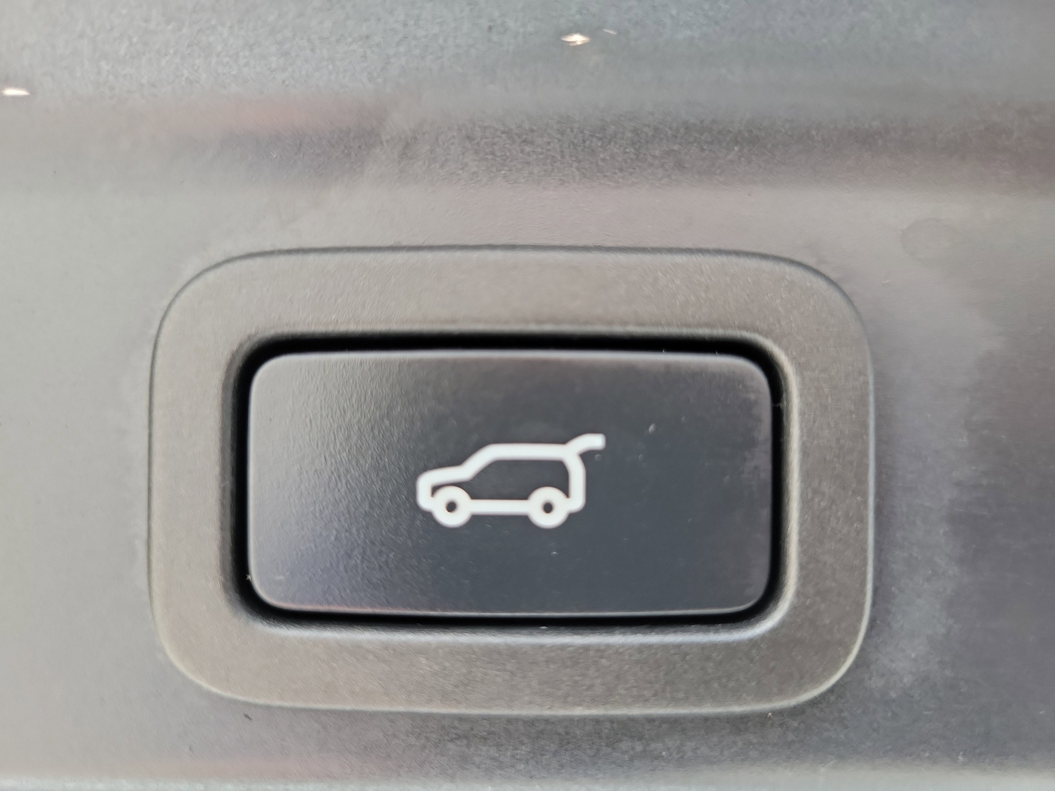 Used 2022 Jaguar F-PACE S image 18