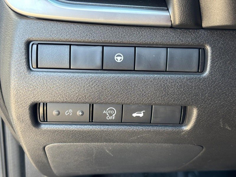 Used 2024 Nissan Rogue SV image 16