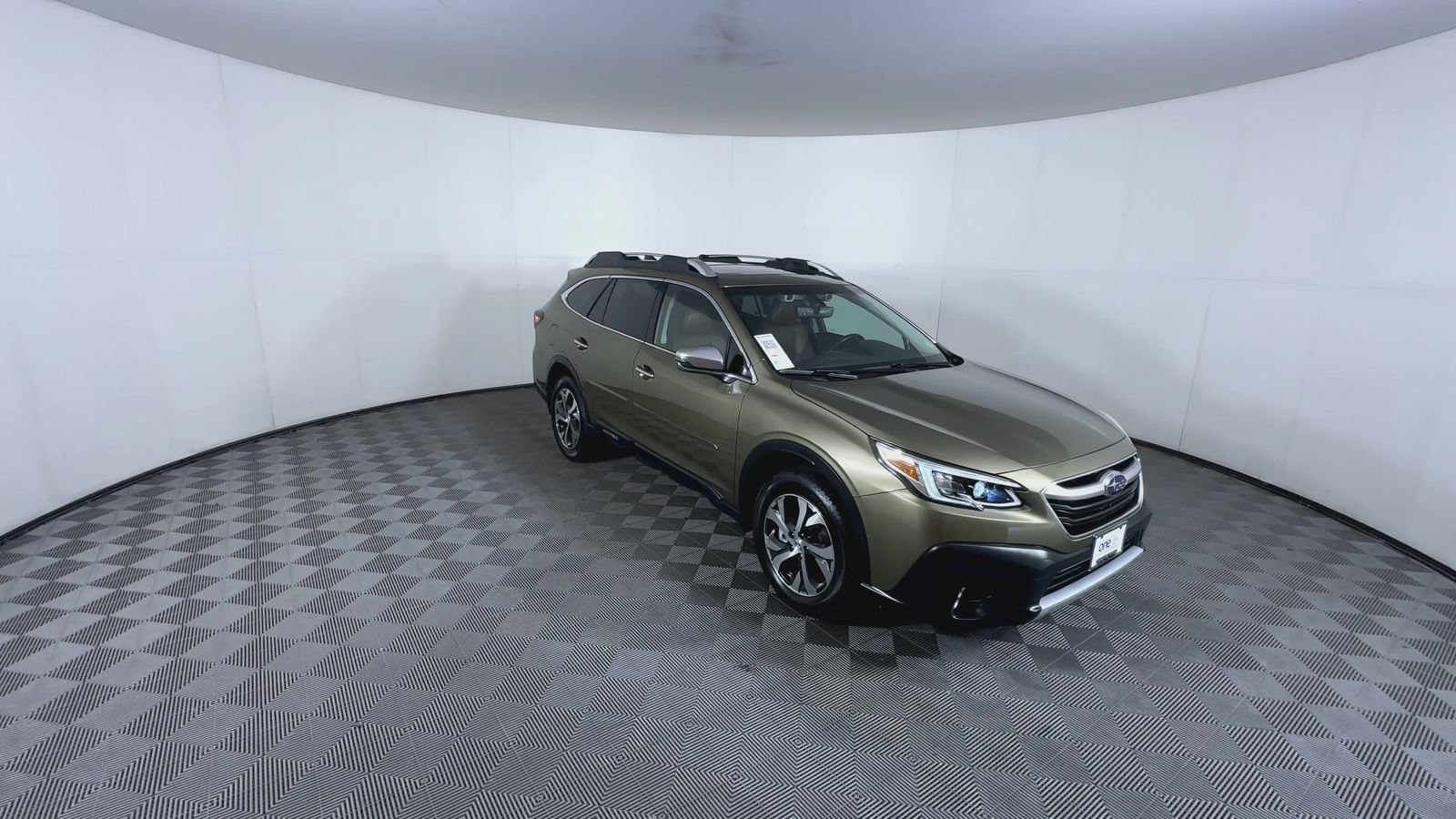 Used 2020 Subaru Outback Touring XT AWD/4WD image 2