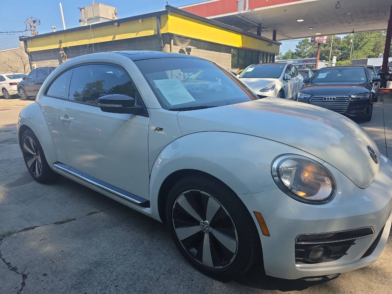 Used 2014 Volkswagen Beetle R-Line FWD image 4
