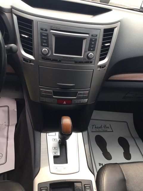 Used 2014 Subaru Outback 2.5i Limited w/ Moonroof Package AWD/4WD image 13