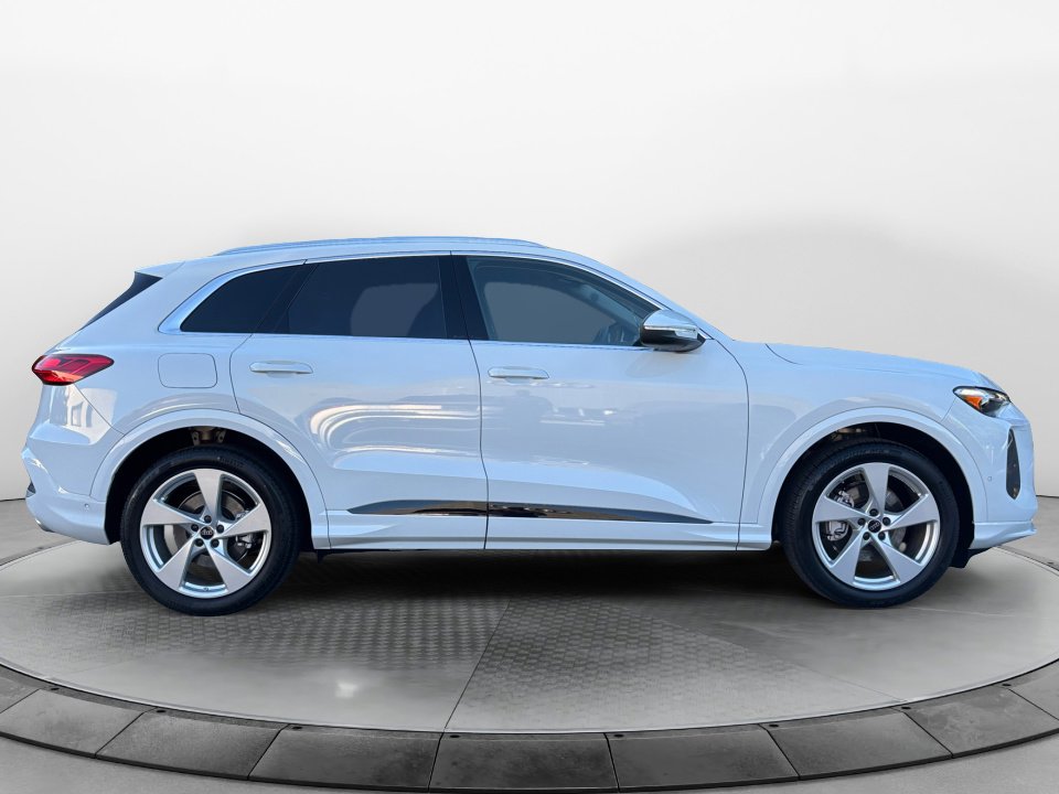 New 2025 Audi Q5 Prestige image 8