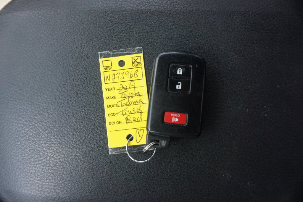 Used 2019 Toyota Tacoma TRD Sport AWD/4WD image 24