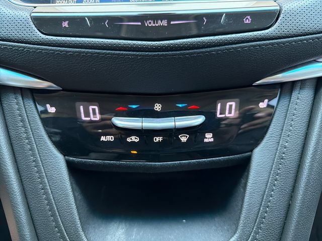 Used 2018 Cadillac XT5 Luxury w/ Driver Awareness Package AWD/4WD image 14