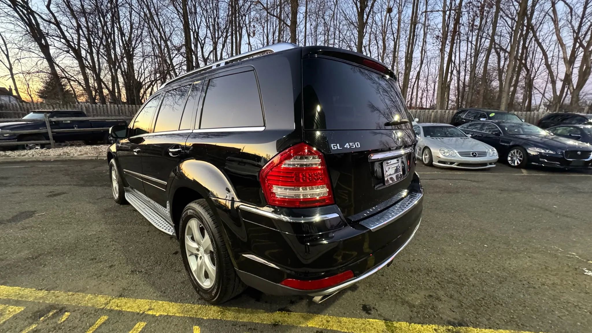 Used 2010 Mercedes-Benz GL 450 4MATIC image 4