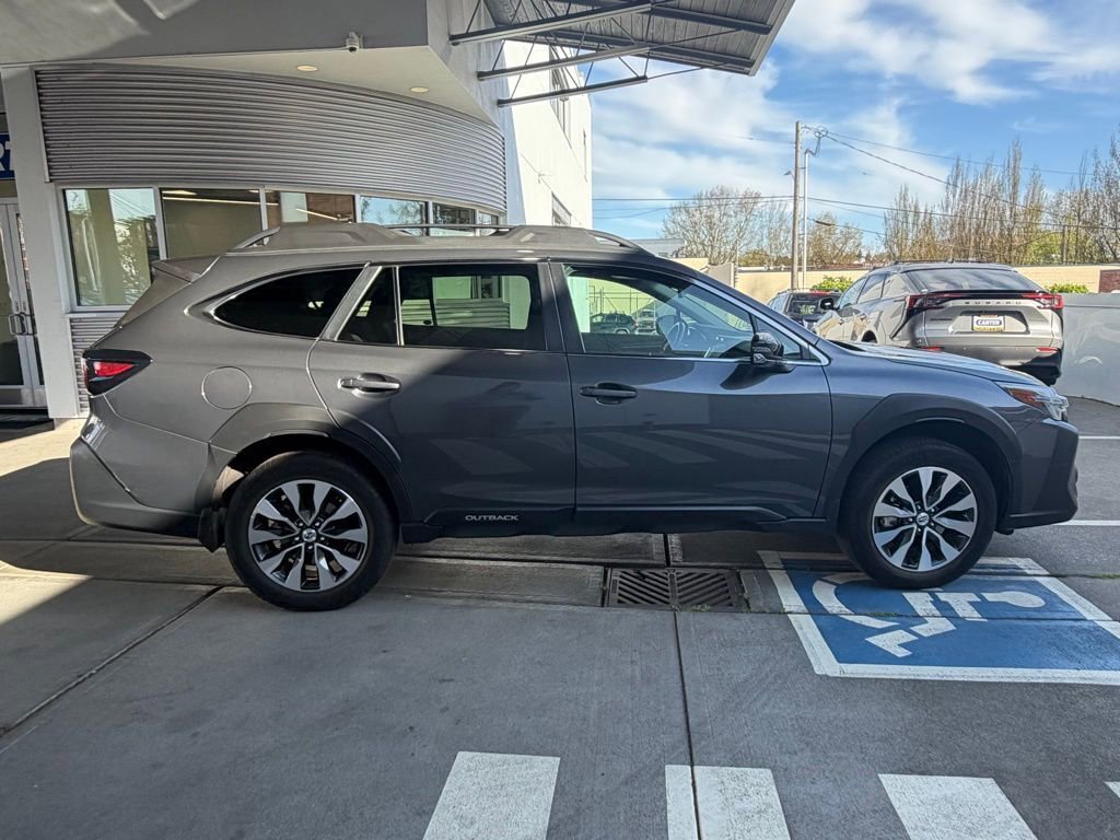 Used 2023 Subaru Outback Limited AWD/4WD image 8