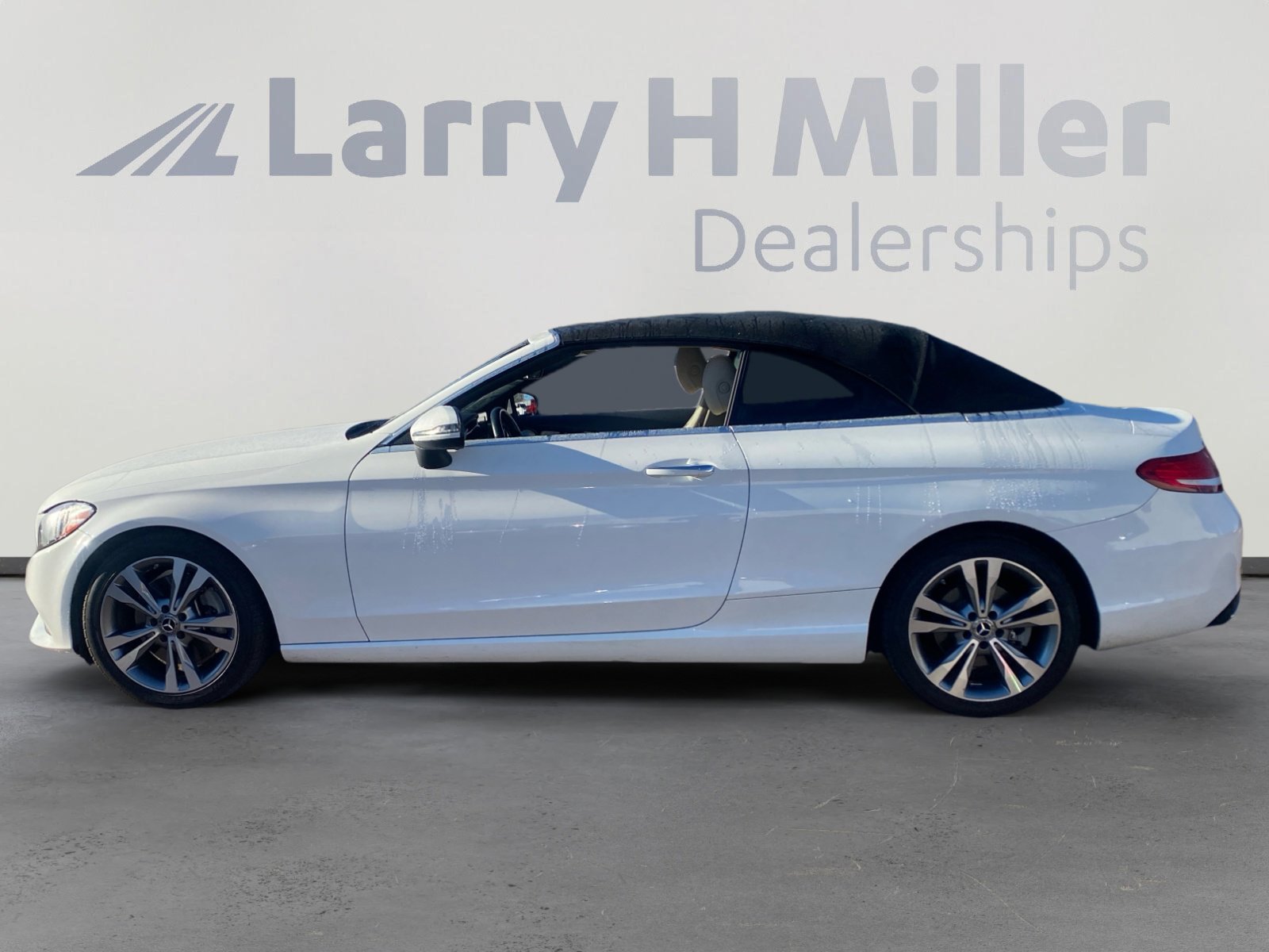 Used 2018 Mercedes-Benz C 300 Cabriolet image 2