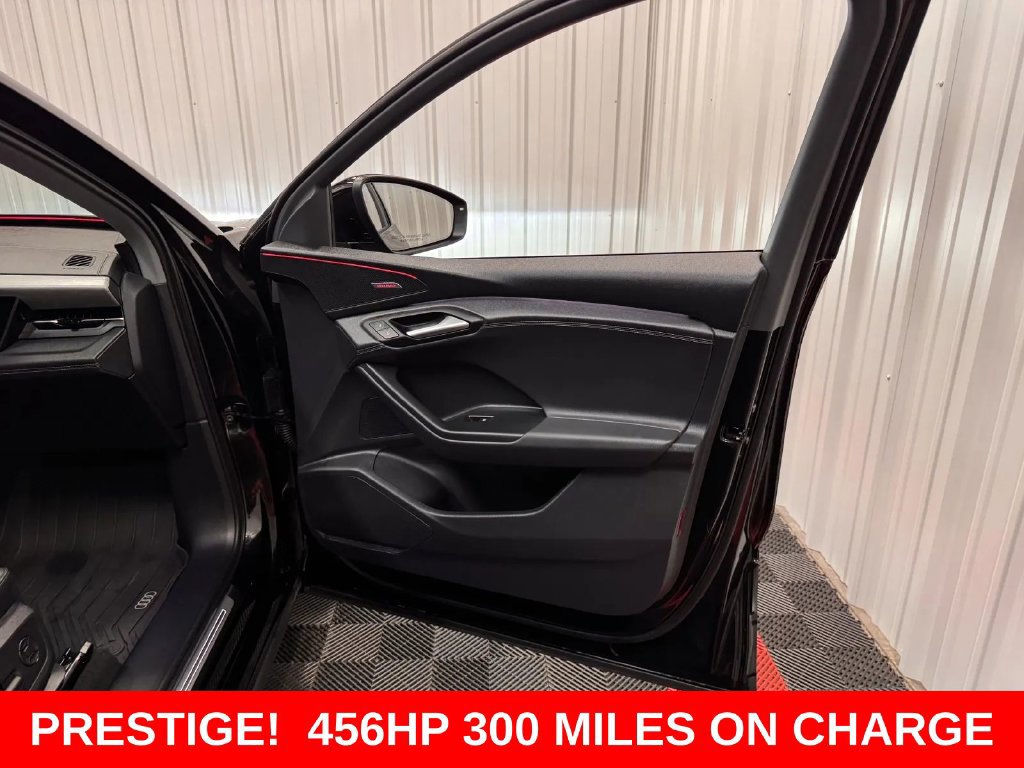 Used 2025 Audi Q6 e-tron Prestige w/ 20" Wheel Package AWD/4WD image 39