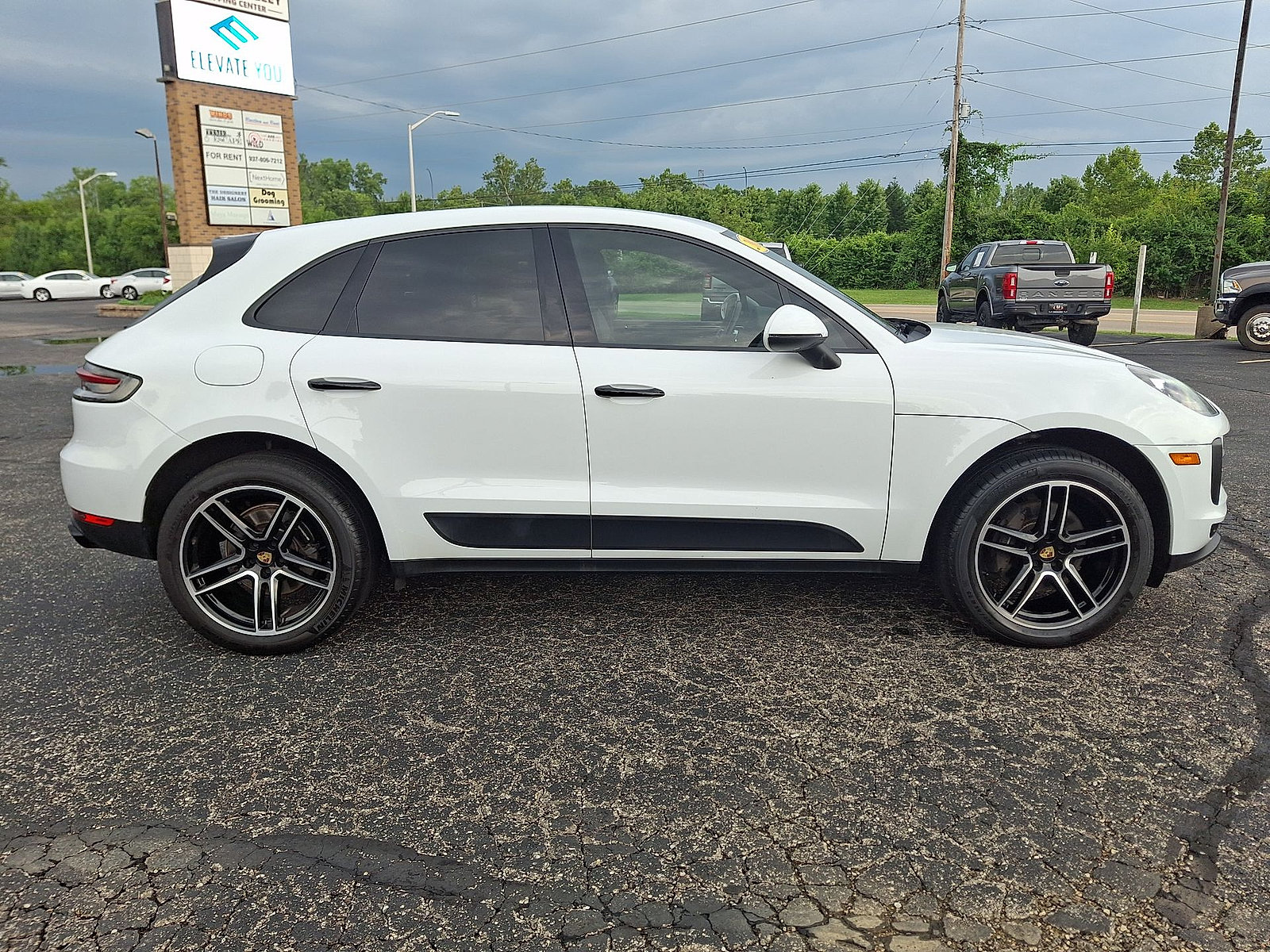 Used 2019 Porsche Macan AWD/4WD image 26