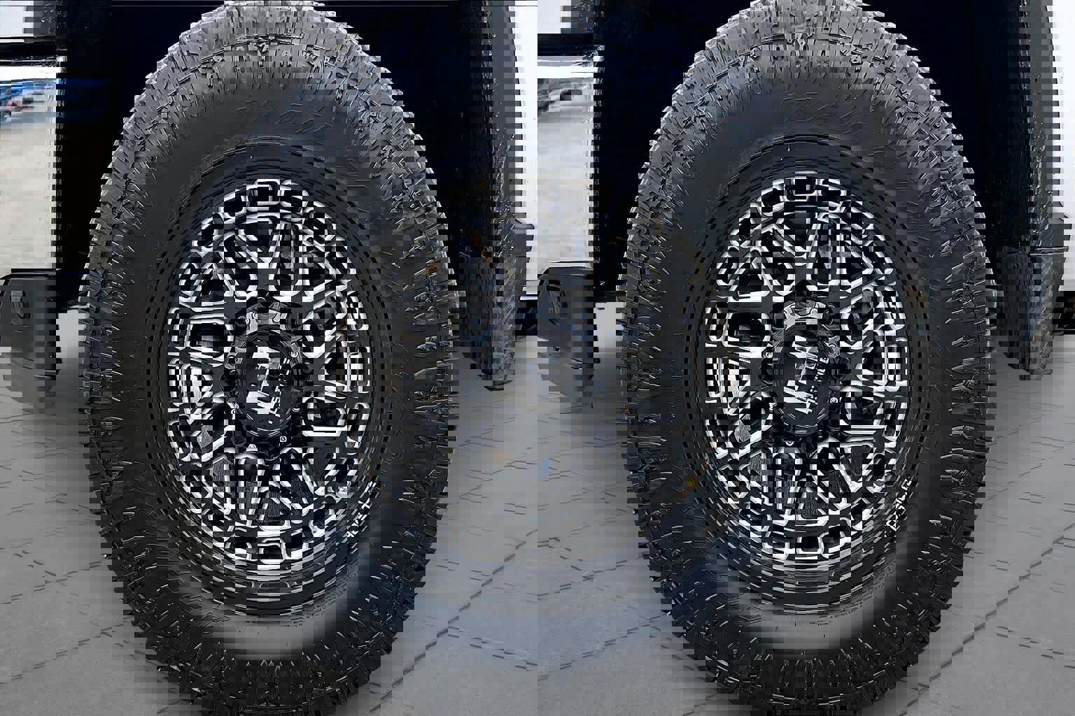 Used 2022 Chevrolet Silverado 2500 LT w/ Convenience Package image 11