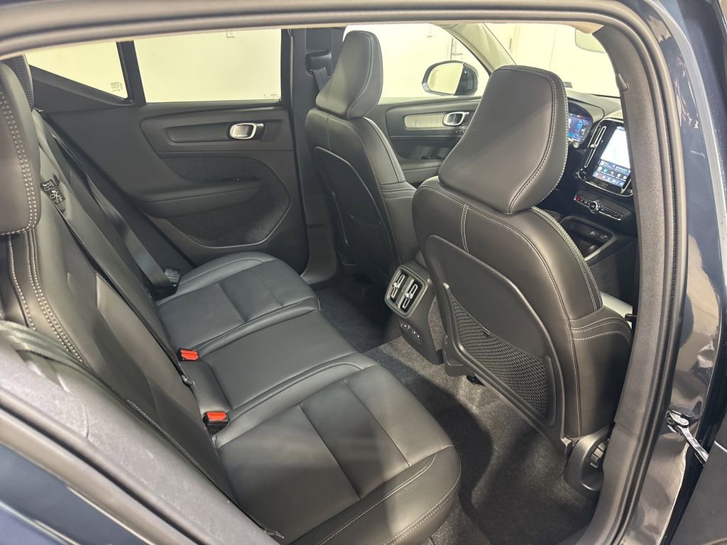 Used 2026 Volvo XC40 B5 Core w/ Climate Package image 24
