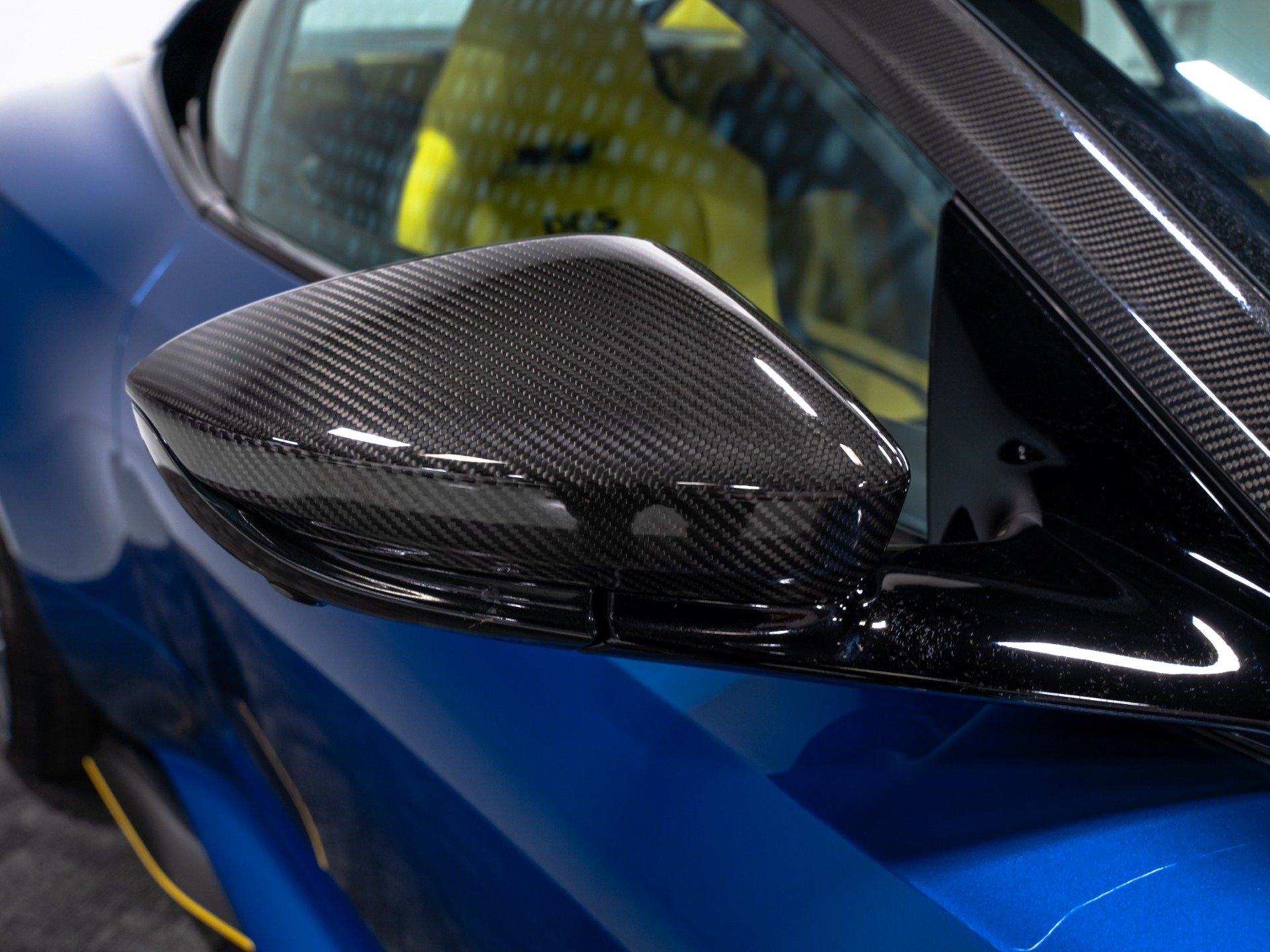 Used 2023 Aston Martin DBS Coupe RWD image 16
