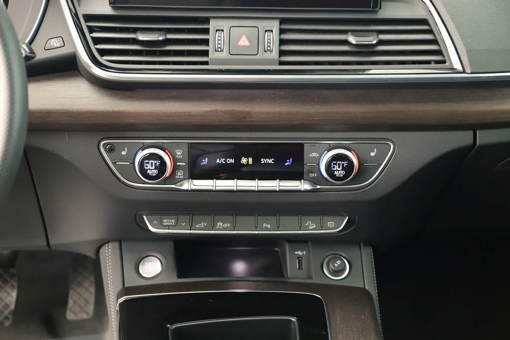 Certified 2025 Audi Q5 e Premium Plus w/ Premium Plus Package image 20