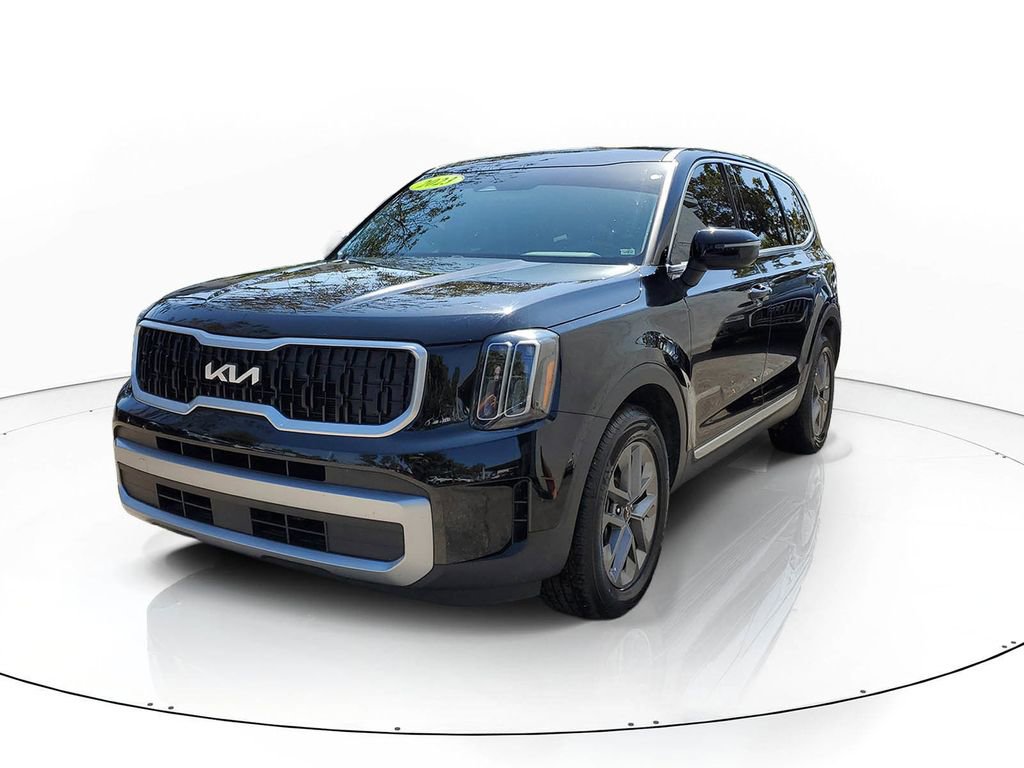 Used 2023 Kia Telluride LX image 3