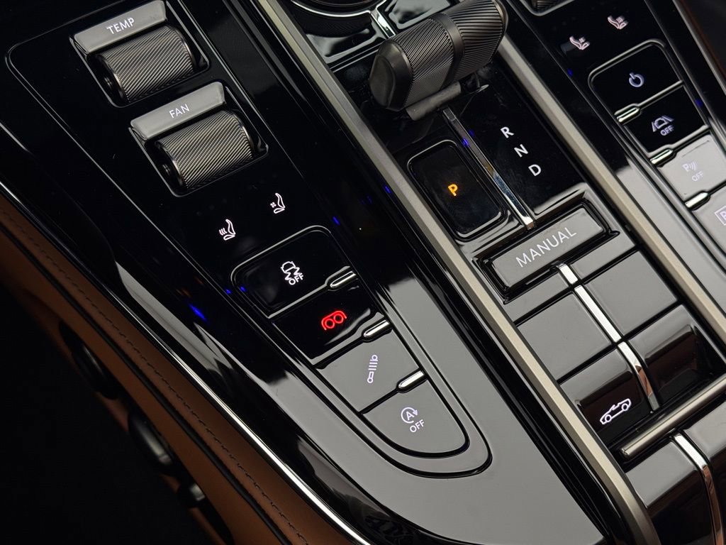 New 2026 Aston Martin V8 Vantage Roadster image 24