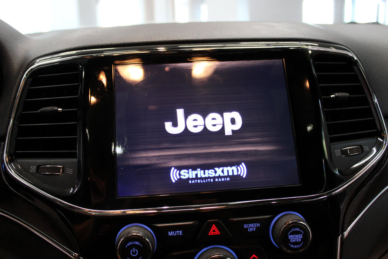 Used 2020 Jeep Grand Cherokee Limited w/ Luxury Group II image 22