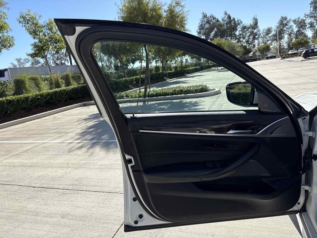 Used 2019 BMW 540i w/ M Sport Package image 20