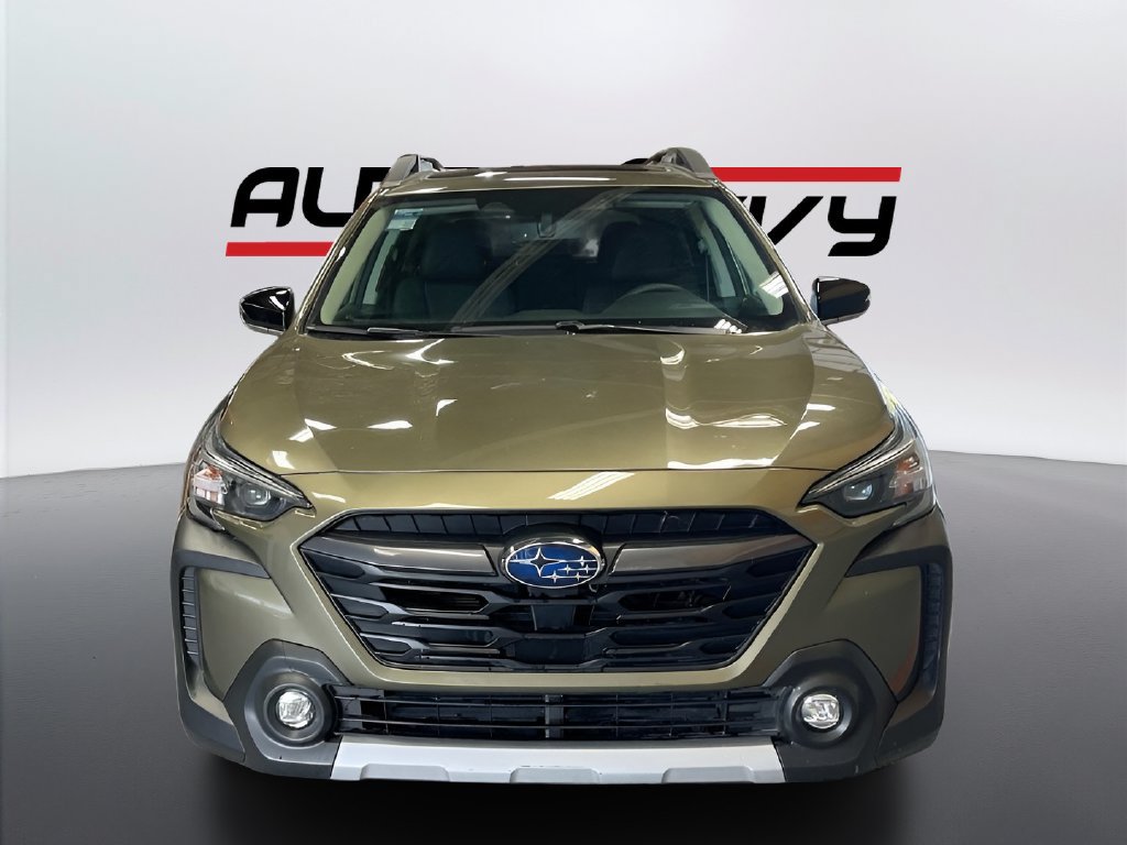 Used 2025 Subaru Outback Limited AWD/4WD image 2
