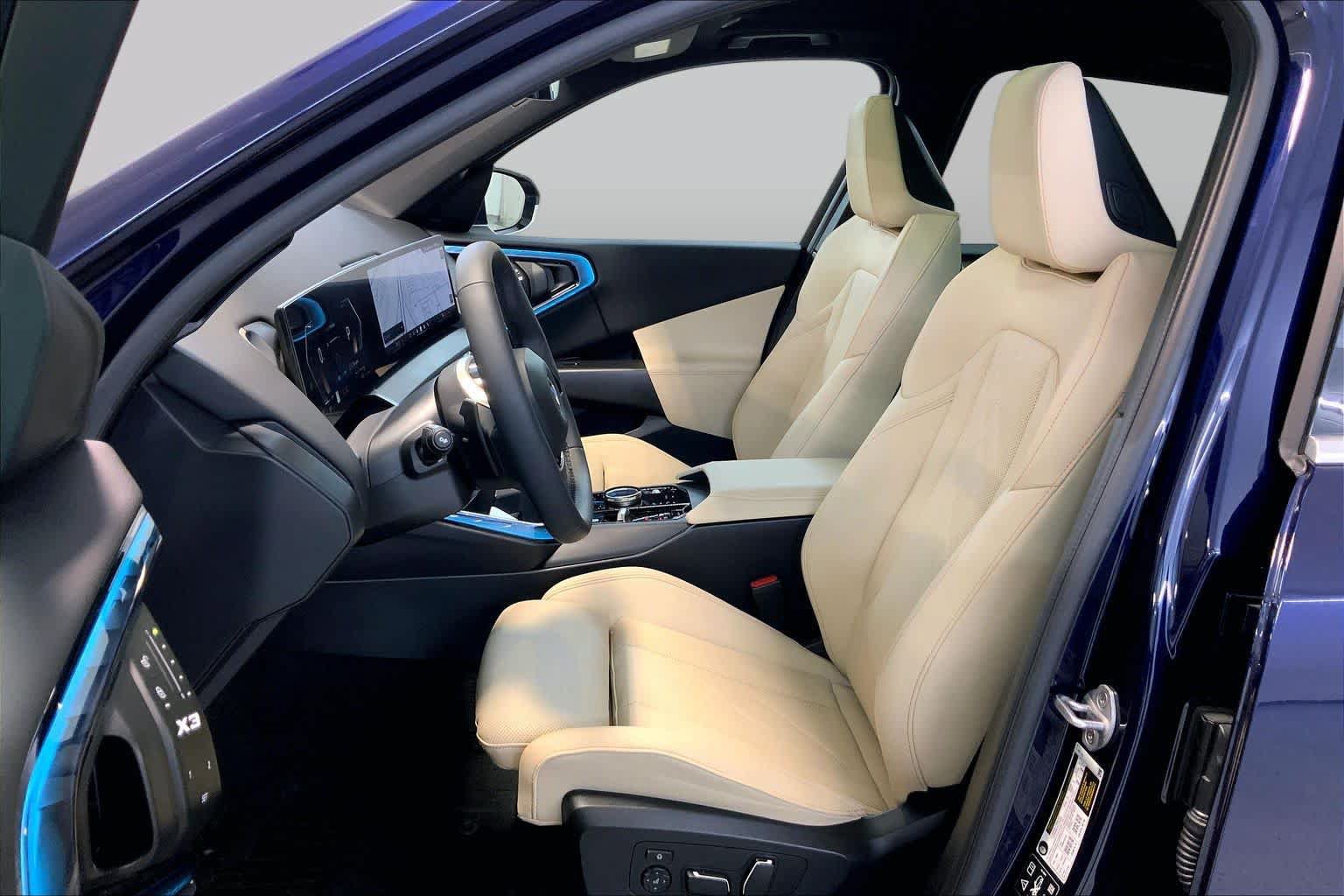 Used 2025 BMW X3 xDrive30i w/ Premium Package AWD/4WD image 7