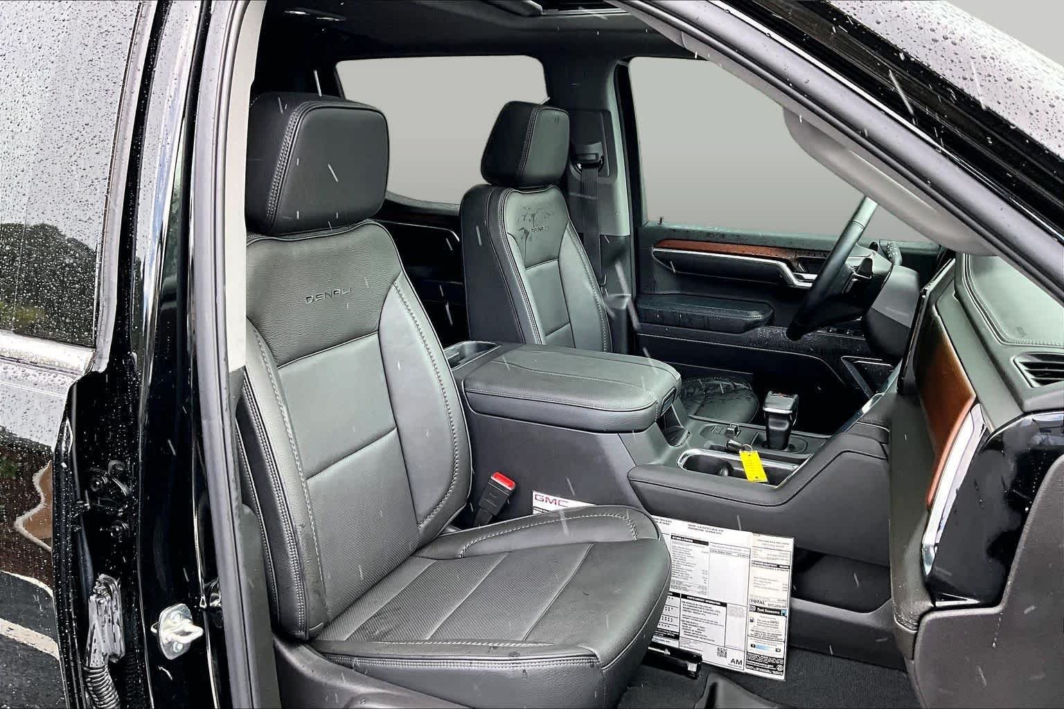 Used 2025 GMC Sierra 1500 Denali w/ Denali Reserve Package AWD/4WD image 9