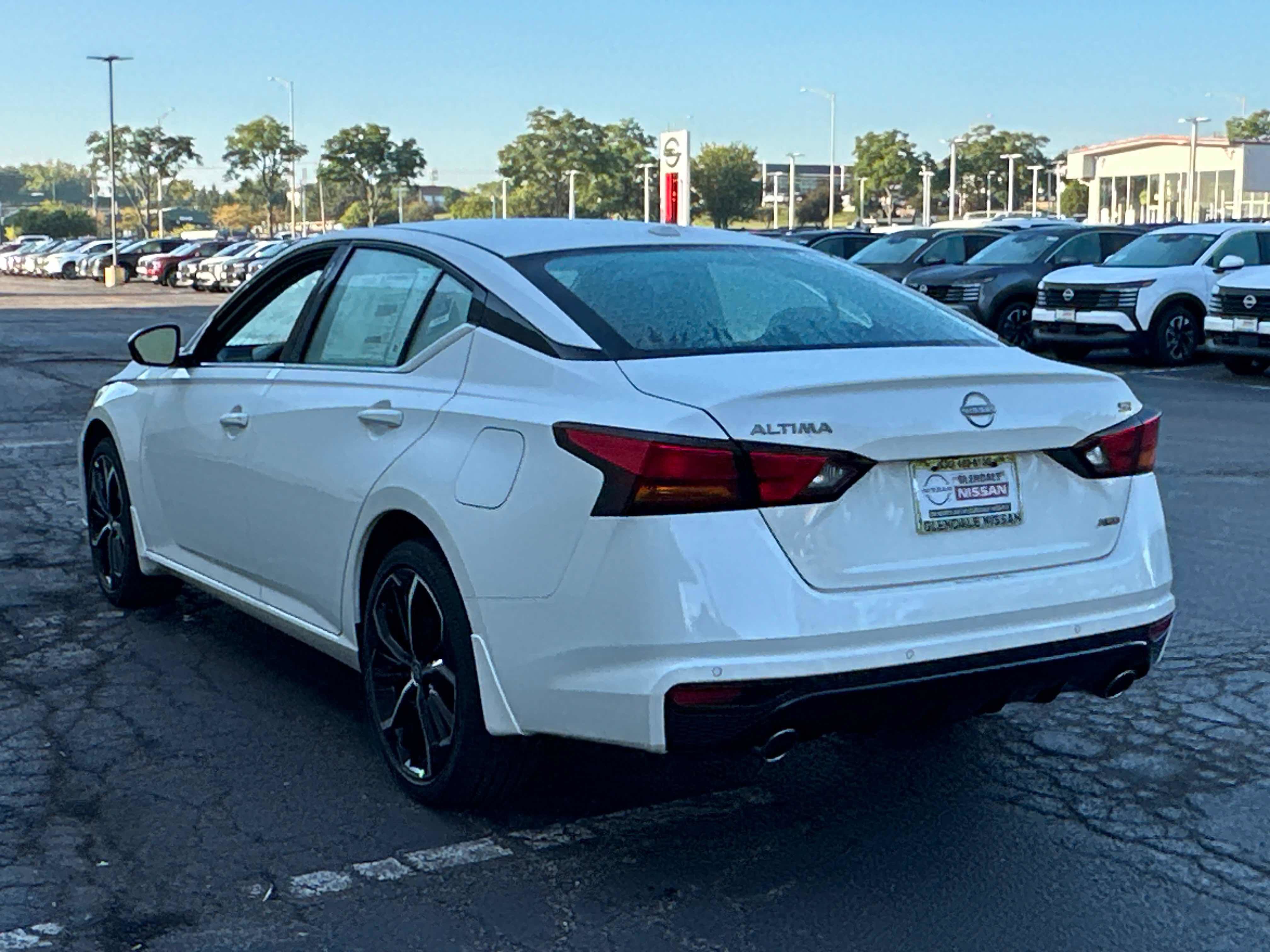 New 2025 Nissan Altima 2.5 SR w/ SR Premium Package image 6